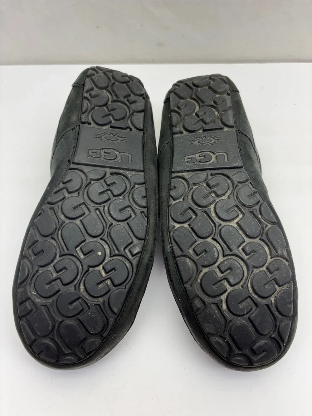 UGG Men's Black Fleece-Lined Slip-On Moccasin Slippers, size 11, box 31